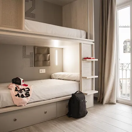 Room00 Salvador Севилья