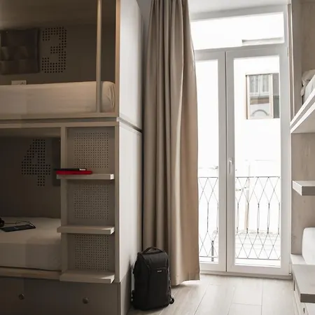 Room00 Salvador * Севилья