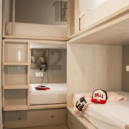 Room00 Salvador Хостел