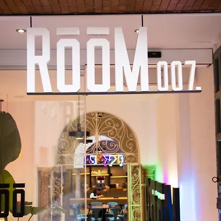 Room00 Salvador Хостел